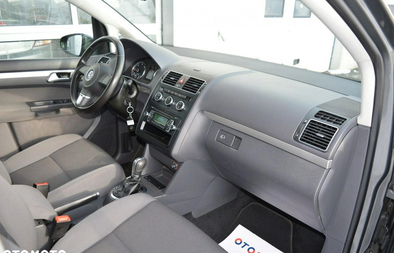Volkswagen Touran cena 41900 przebieg: 215000, rok produkcji 2015 z Hrubieszów małe 781